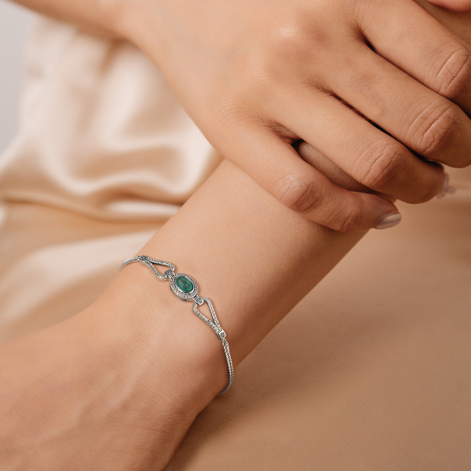 EmeraldGlow™ Bracelet